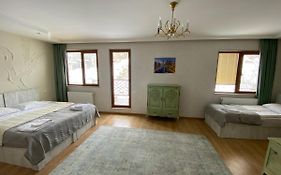 Отель ART HOUSE 33
